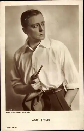 Ak Schauspieler Jack Trevor, Portrait mit Pfeife