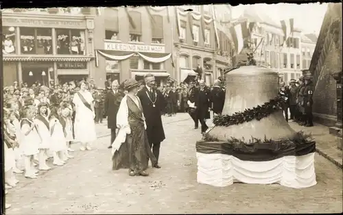 Foto Ak Zutphen Gelderland, Königin Wilhelmina der Niederlande, Glockenweihe, Sept. 1924