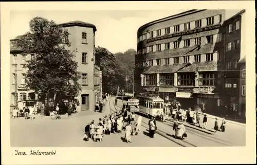 Ak Jena in Thüringen, Holzmarkt, Straßenbahn, Passanten