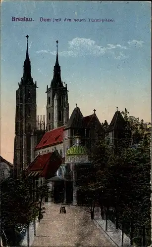 Ak Wrocław Breslau Schlesien, Straßenpartie mit Blick auf den Dom mit den neuen Turmspitzen