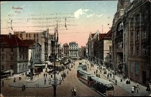 Ak Wrocław Breslau Schlesien, Straßenpartie am Ring, Straßenbahn, Passanten