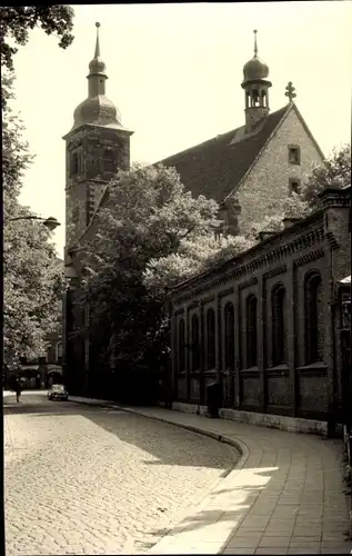 Foto Ak Erfurt in Thüringen, Straßenpartie mit Kirche