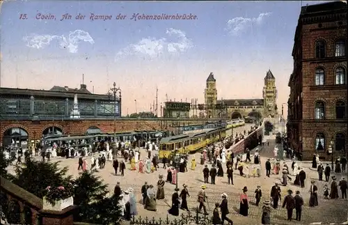 Ak Köln am Rhein, An der Rampe der Hohenzollernbrücke, Straßenbahn