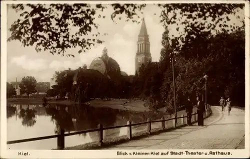 Ak Kiel in Schleswig Holstein, Blick v. Kleinen Kiel auf Stadttheater u. Rathaus