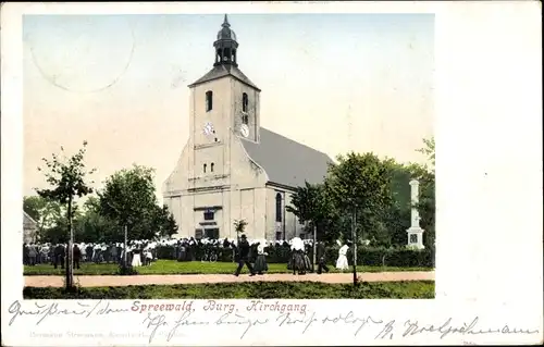 Ak Burg im Spreewald, Kirchgang, Kirche