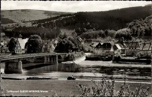 Ak Gieselwerder an der Oberweser Hessen, Brücke, Ortsansicht