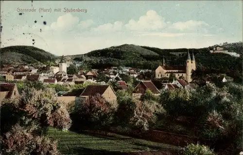 Ak Gernrode Quedlinburg am Harz, Blick auf den Ort und den Stubenberg, Kirche