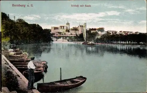 Ak Bernburg an der Saale, Schloss mit Saale