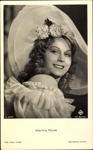 Ak Schauspielerin und Tänzerin Marika Rökk, Portrait