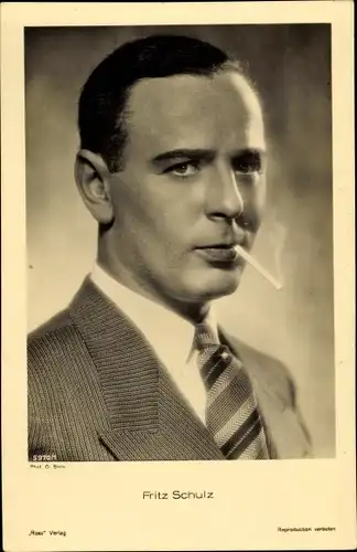 Ak Schauspieler Fritz Schulz, Portrait mit Zigarette, Ross Verlag Nr. 5970/1