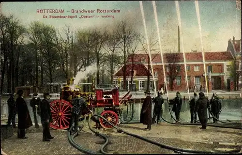 Ak Rotterdam Südholland Niederlande, Brandweer, Stoombrandspuit Oosten in werking, Feuerwehr