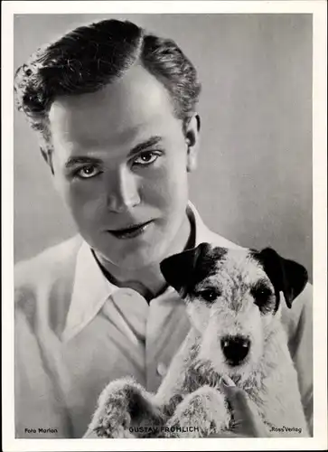 Foto Schauspieler Gustav Fröhlich, Portrait mit Terrier