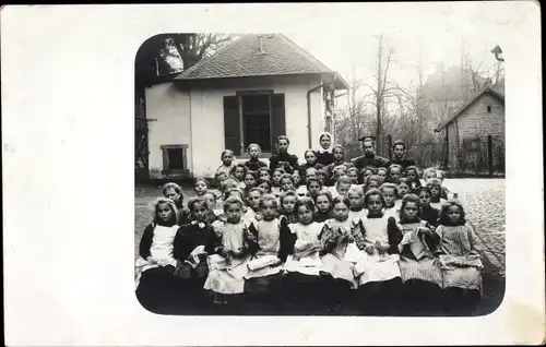 Foto Ak Oldenburg in Holstein?, Kinder, Schüler, Gruppenbild