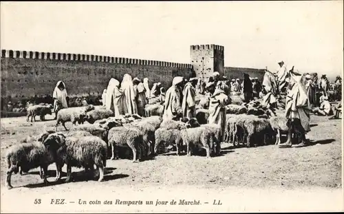 Ak Fès Fez Marokko, Un coin des Remparts un jour de Marché