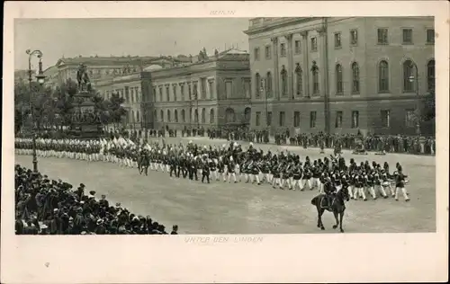 Ak Berlin Mitte, Unter den Linden, Wachtparade