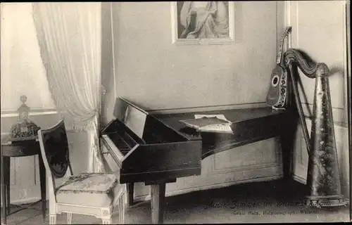 Foto Ak Weimar, Musikzimmer im Wittumspalais, Flügel, Harfe, Gitarre