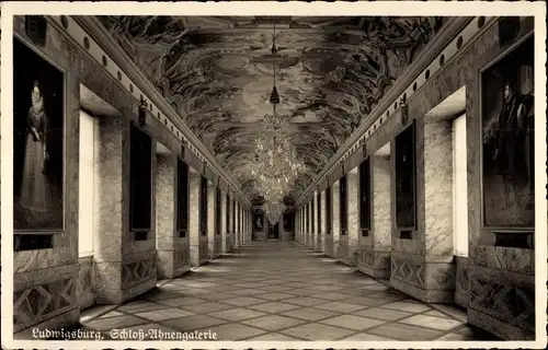 Ak Ludwigsburg in Württemberg, Schloss, Ahnengalerie