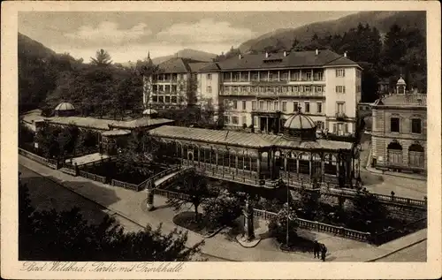 Ak Bad Wildbad im Schwarzwald, Partie mit Trinkhalle