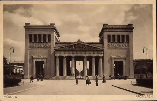 Ak München, Propyläen