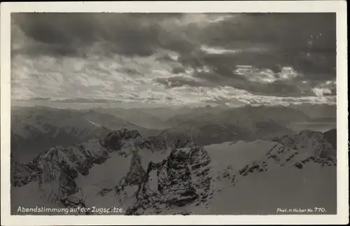 Ak Garmisch Partenkirchen in Oberbayern, Abendstimmung auf der Zugspitze