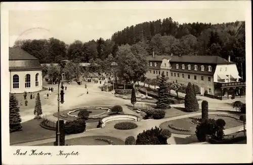 Ak Kudowa Zdrój Bad Kudowa Schlesien, Kurplatz