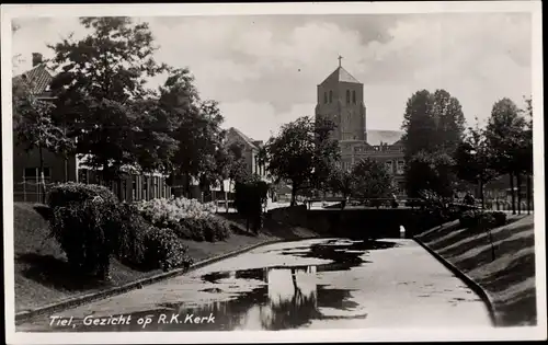 Ak Tiel Gelderland, Gezicht op R. K. Kerk