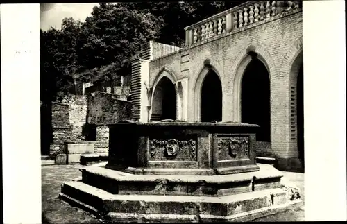 Ak Visegrad Plintenburg Ungarn, Matyas palota reneszansz kutja