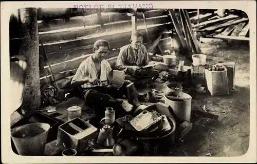 Foto Ak Tianang China, Poeloe, Metallbearbeitung