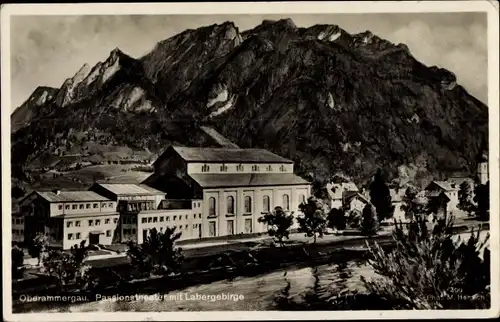 Ak Oberammergau in Oberbayern, Passionstheater mit Labergebirge