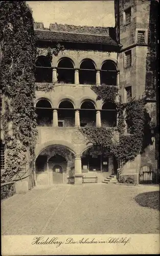 Ak Heidelberg am Neckar, Arkaden im Schlosshof