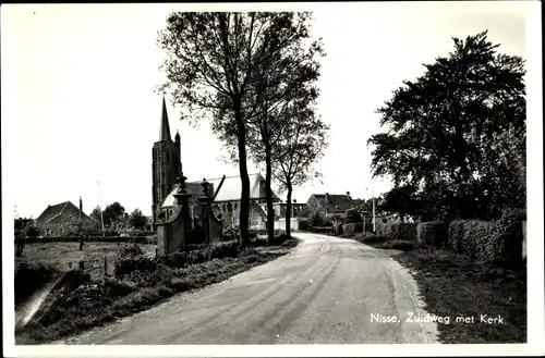 Ak Nisse Zuid Beveland Zeeland Niederlande, Zuidweg met Kerk