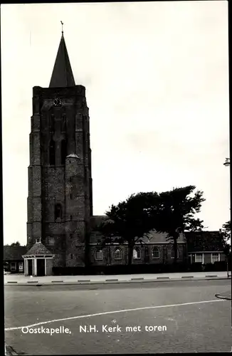 Ak Oostkapelle Walcheren Zeeland, N. H. Kerk met toren