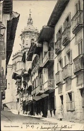 Ak Fuenterrabia Baskenland, Calle Mayor, Straßenpartie, Häuser, Uhrturm