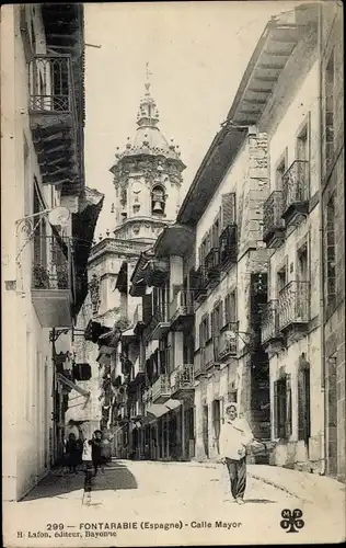 Ak Fuenterrabia Baskenland, Calle Mayor, Straßenpartie, Häuser, Uhrturm