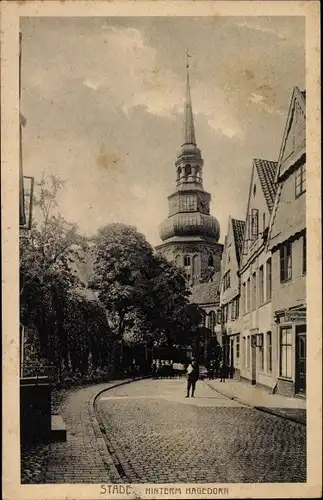 Ak Stade in Niedersachsen, Hinterm Hagedorn, Kirchturm, Straßenpartie