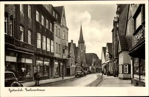 Ak Gütersloh Westfalen, Berlinerstraße, Kirchturm, Geschäfte