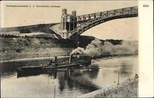 Ak Levensau Neuwittenbek in Schleswig Holstein, Deutsches Kriegsschiff,Hochseetorpedoboot,Hochbrücke