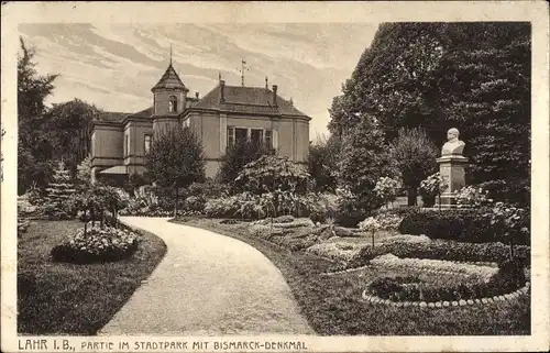 Ak Lahr im Schwarzwald Baden, Partie im Stadtpark mit Bismarck-Denkmal