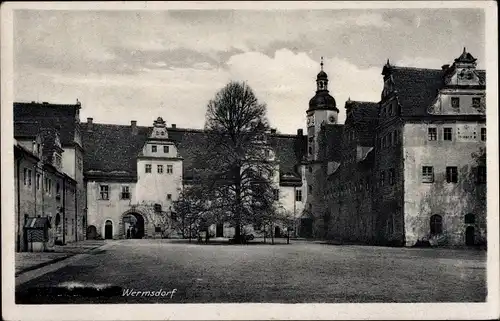 Ak Wermsdorf in Sachsen, Blick auf Platz mit Kirchturm