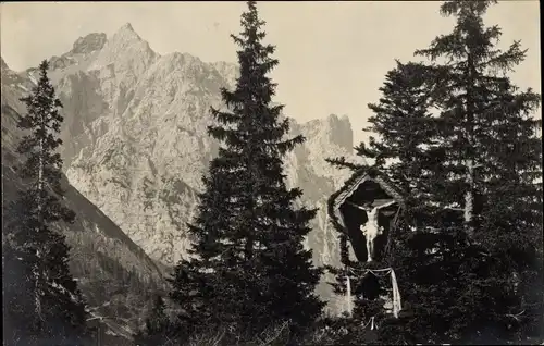 Foto Ak Mittenwald in Oberbayern, Panorama mit Bildstock