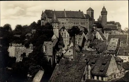 Ak Nürnberg in Mittelfranken, Blick nach der Burg