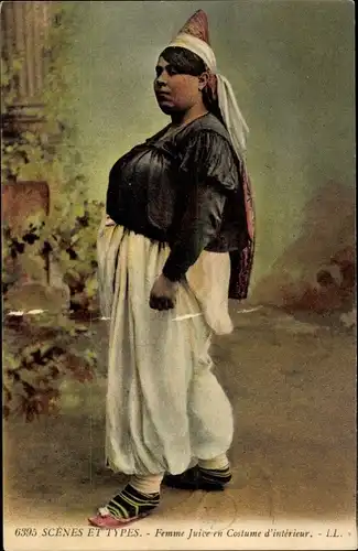 Judaika Ak Scenes et Types, Femme Juive en Costume d'interieur, Jüdin in Tracht