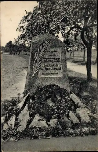 Ak Königsbrück in der Oberlausitz, Truppenübungsplatz, Gedenkstein