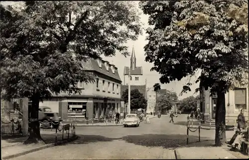 Ak Röblingen am See Mansfelder Land, Bahnhofstraße, Kreuzung, Blick auf Kirche