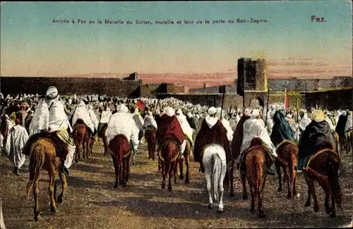 Ak Fez Fes Marokko, Arrivee de la Mehalla du Sultan, muraile et tour de la porte du Bab-Sagma