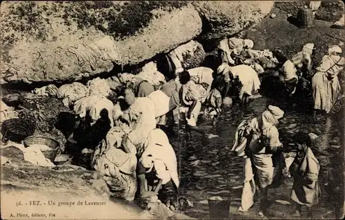 Ak Fès Fez Marokko, un groupe de Laveuses, waschen