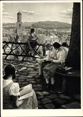 Ak Biberach an der Riß in Oberschwaben, Blick vom Gigelberg, Mädchengruppe beim Lesen