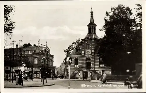 Ak Hilversum Nordholland Niederlande, Kerkbrink en oud raadhuis