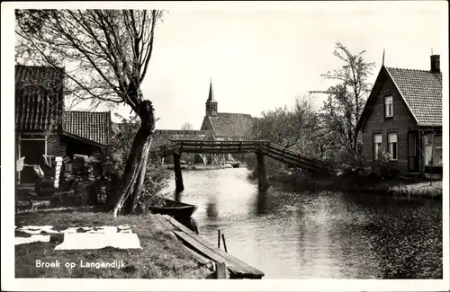 Ak Broek op Langedijk Nordholland Niederlande, Flusspartie, Brücke, Häuser