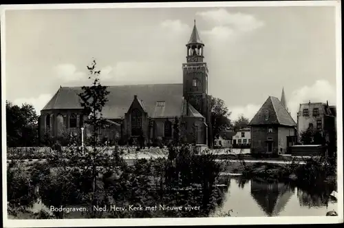 Ak Bodegraven Südholland, Ned. Herv. Kerk met Nieuwe vijver